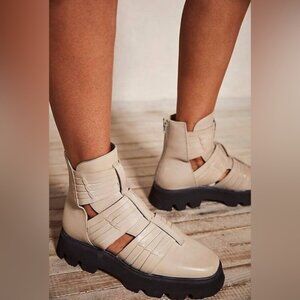 Free People Sz 8 8 5 38 39 Hydra Huarache Neutral Boot  mixed match sizes